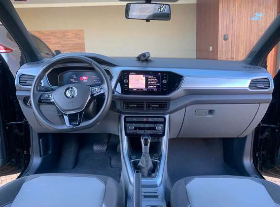 VOLKSWAGEN-T-CROSS-2020