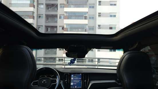 VOLVO-XC60-2019