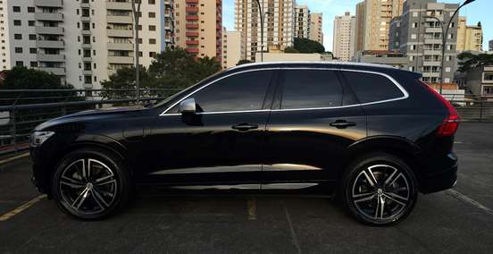 VOLVO-XC60-2019