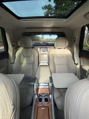 VOLVO-XC90-2019