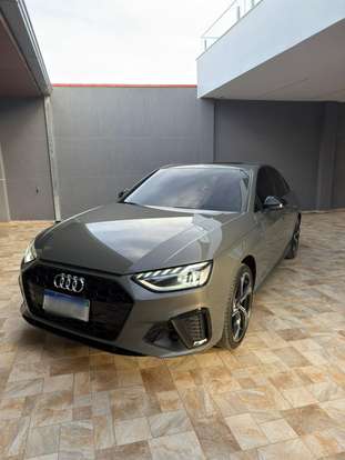 AUDI-A4-2022