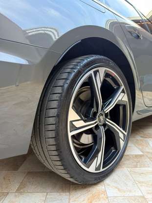 AUDI-A4-2022