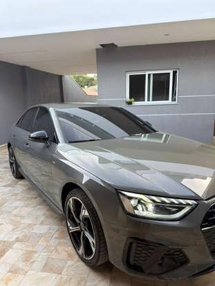 AUDI-A4-2022