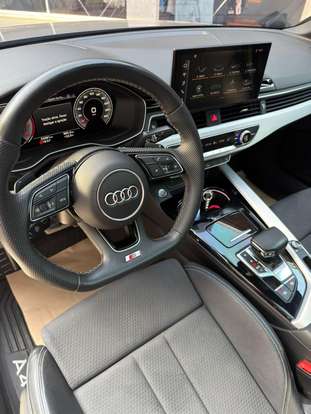 AUDI-A4-2022