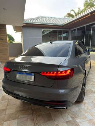 AUDI-A4-2022