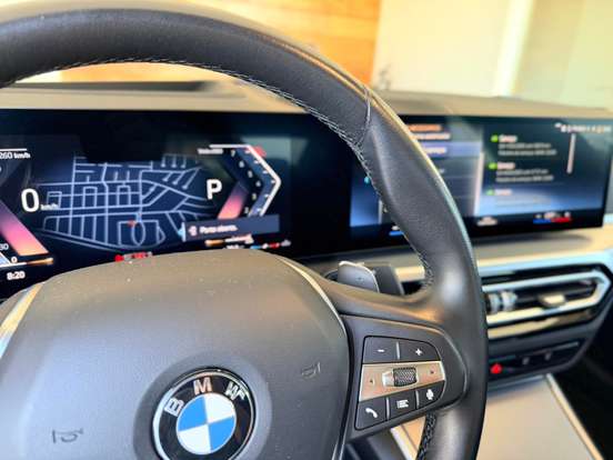 BMW-320i-2023