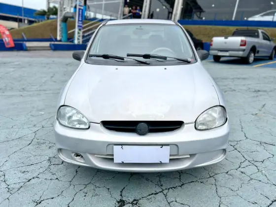 CHEVROLET CORSA 1.0 MPFI CLASSIC SEDAN 8V GASOLINA 4P MANUAL CHEVROLET CORSA 1.0 MPFI CLASSIC SEDAN 8V GASOLINA 4P MANUAL