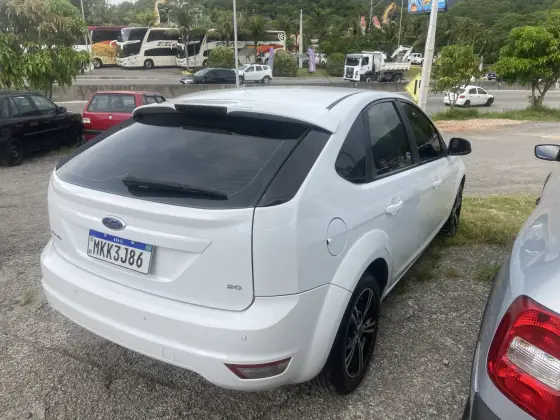 FORD FOCUS 2.0 GLX 16V FLEX 4P MANUAL FORD FOCUS 2.0 GLX 16V FLEX 4P MANUAL