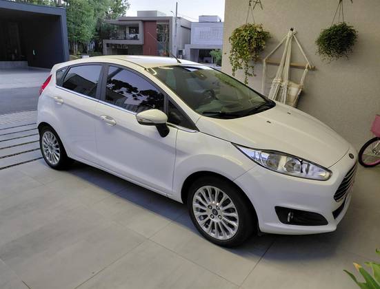 FORD FIESTA 1.6 TITANIUM HATCH 16V FLEX 4P POWERSHIFT