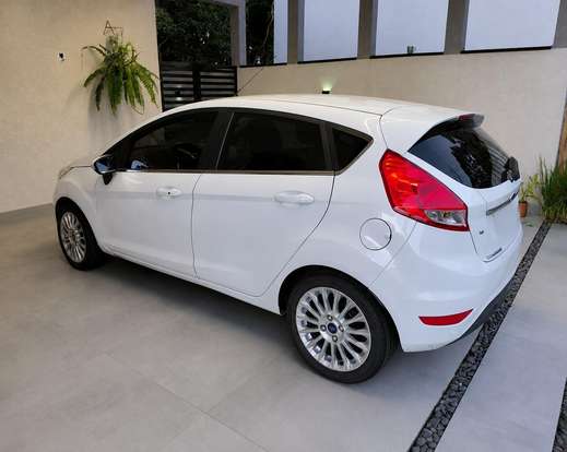 FORD-FIESTA-2016