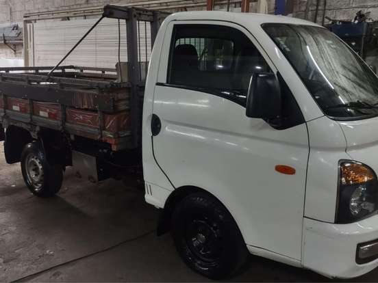 HYUNDAI-HR-2.5 LONGO COM CAÇAMBA 4X2 16V 130CV TURBO INTERCOOLER DIESEL 2P MANUAL HYUNDAI-HR-2013