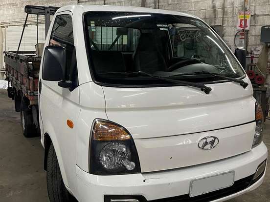 HYUNDAI-HR-2.5 LONGO COM CAÇAMBA 4X2 16V 130CV TURBO INTERCOOLER DIESEL 2P MANUAL HYUNDAI-HR-2013