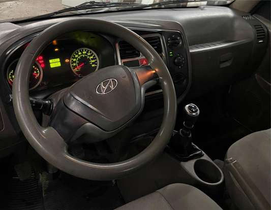 HYUNDAI-HR-2013