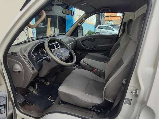 HYUNDAI-HR-2.5 LONGO COM CAÇAMBA 4X2 16V 130CV TURBO INTERCOOLER DIESEL 2P MANUAL HYUNDAI-HR-2013