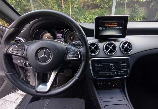 MERCEDES-BENZ-GLA 200-2016
