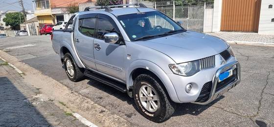 MITSUBISHI L200 TRITON 3.5 HPE 4X4 CD V6 24V FLEX 4P AUTOMÁTICO