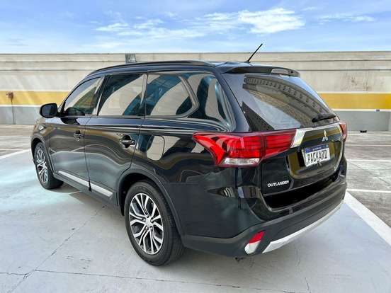 MITSUBISHI-OUTLANDER-2.0 16V GASOLINA 4P AUTOMÁTICO MITSUBISHI-OUTLANDER-2016