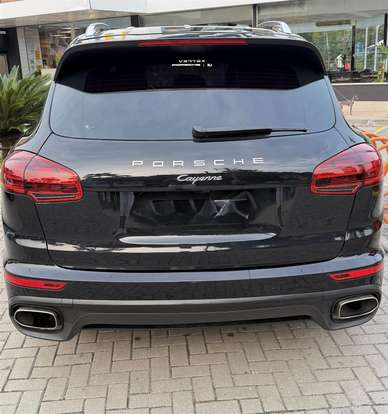 PORSCHE-CAYENNE-2015