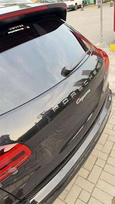 PORSCHE-CAYENNE-2015