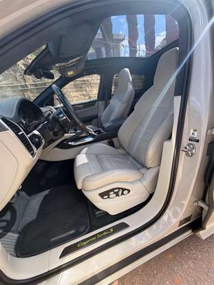 PORSCHE-CAYENNE-2019
