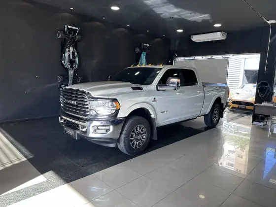 RAM 3500 6.7 I6 TURBO DIESEL LIMITED LONGHORN CD 4X4  AUTOMÁTICO