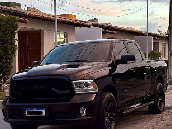 RAM-CLASSIC-5.7 V8 GASOLINA LARAMIE NIGHT EDITION CD 4X4 AUTOMÁTICO RAM-CLASSIC-2022