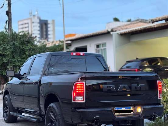 RAM-CLASSIC-5.7 V8 GASOLINA LARAMIE NIGHT EDITION CD 4X4 AUTOMÁTICO RAM-CLASSIC-2022
