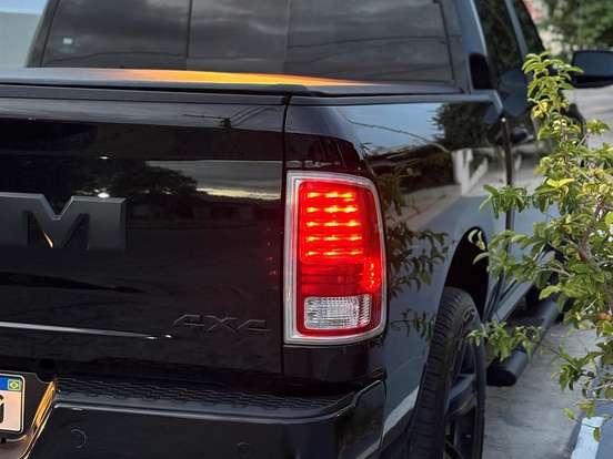 RAM-CLASSIC-5.7 V8 GASOLINA LARAMIE NIGHT EDITION CD 4X4 AUTOMÁTICO RAM-CLASSIC-2022