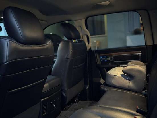 RAM-CLASSIC-5.7 V8 GASOLINA LARAMIE NIGHT EDITION CD 4X4 AUTOMÁTICO RAM-CLASSIC-2022