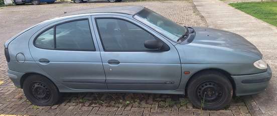 RENAULT-MEGANE-1999