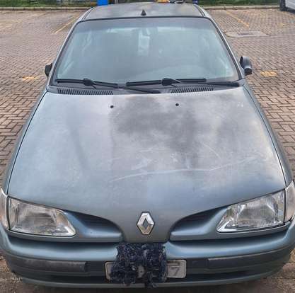RENAULT-MEGANE-1999
