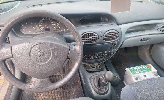 RENAULT-MEGANE-1999