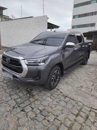 TOYOTA HILUX 2.8 D-4D TURBO DIESEL CD SRX 4X4 AUTOMÁTICO