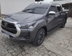 TOYOTA HILUX 2.8 D-4D TURBO DIESEL CD SRX 4X4 AUTOMÁTICO TOYOTA HILUX 2.8 D-4D TURBO DIESEL CD SRX 4X4 AUTOMÁTICO