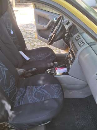 VOLKSWAGEN-GOL-2001