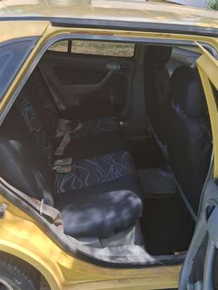 VOLKSWAGEN-GOL-2001