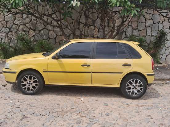 VOLKSWAGEN-GOL-2001