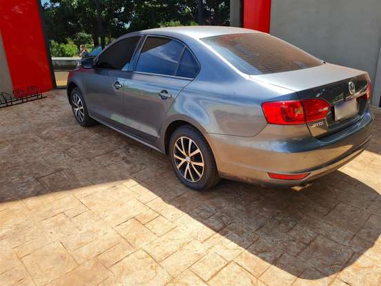 VOLKSWAGEN-JETTA-2014