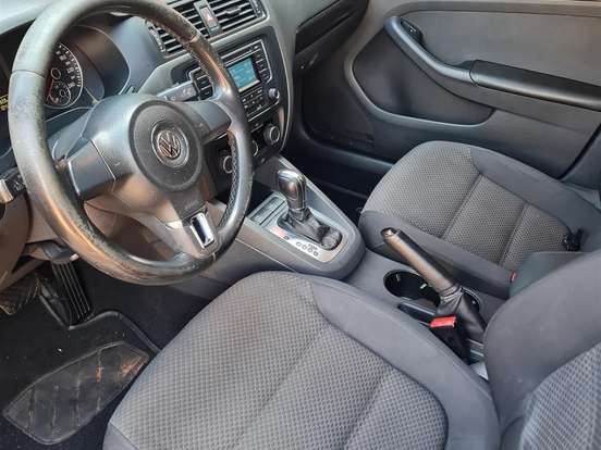 VOLKSWAGEN-JETTA-2.0 COMFORTLINE FLEX 4P TIPTRONIC VOLKSWAGEN-JETTA-2014