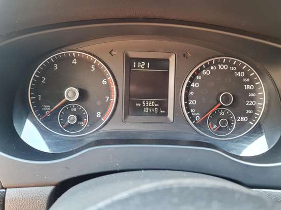VOLKSWAGEN-JETTA-2.0 COMFORTLINE FLEX 4P TIPTRONIC VOLKSWAGEN-JETTA-2014
