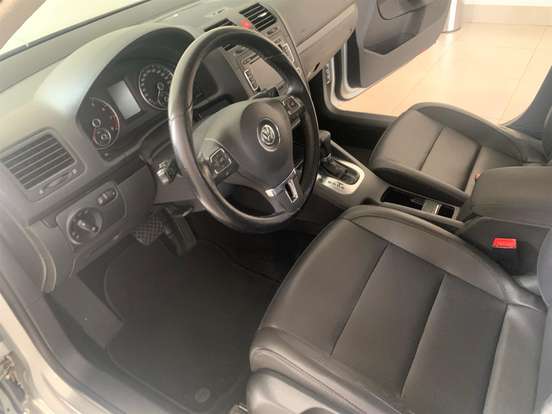 VOLKSWAGEN-JETTA-2.5 I 20V 170CV GASOLINA 4P TIPTRONIC VOLKSWAGEN-JETTA-2010