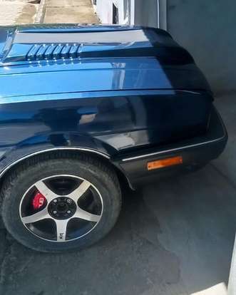 VOLKSWAGEN-SANTANA-1989