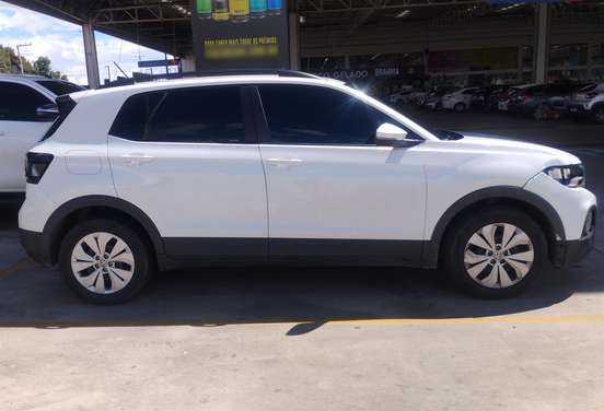 VOLKSWAGEN-T-CROSS-2023