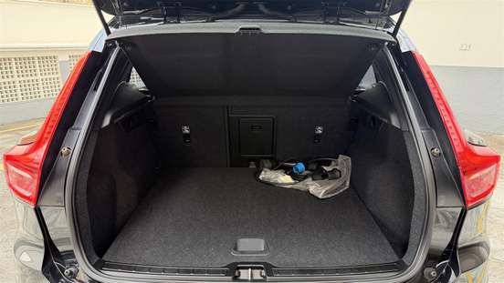 VOLVO-XC40-2020