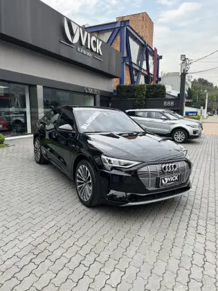 AUDI E-TRON ELÉTRICO SPORTBACK PERFORMANCE QUATTRO AUDI E-TRON ELÉTRICO SPORTBACK PERFORMANCE QUATTRO