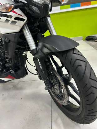 BAJAJ-DOMINAR 200-2023