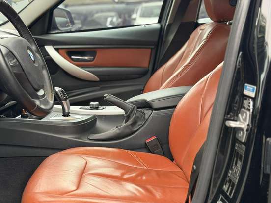 BMW-320i-2013