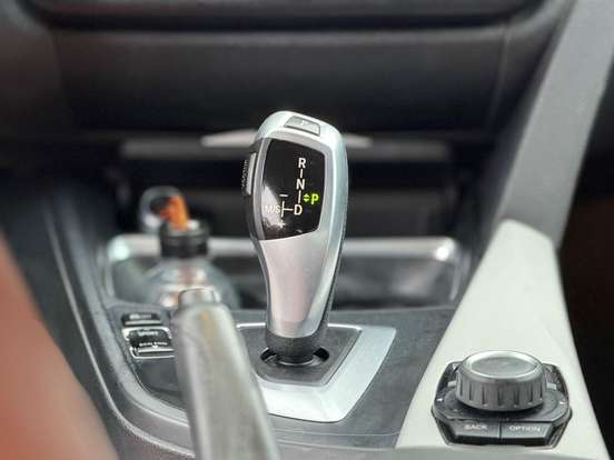 BMW-320i-2013