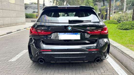 BMW-M 135i-2021