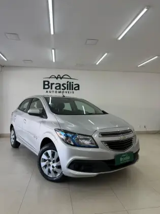 CHEVROLET ONIX 1.4 MPFI LT 8V FLEX 4P MANUAL CHEVROLET ONIX 1.4 MPFI LT 8V FLEX 4P MANUAL